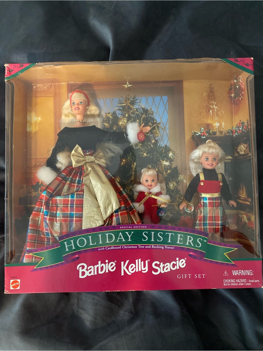 Barbie Holiday Sisters Gift Set - Red, Gold, Black